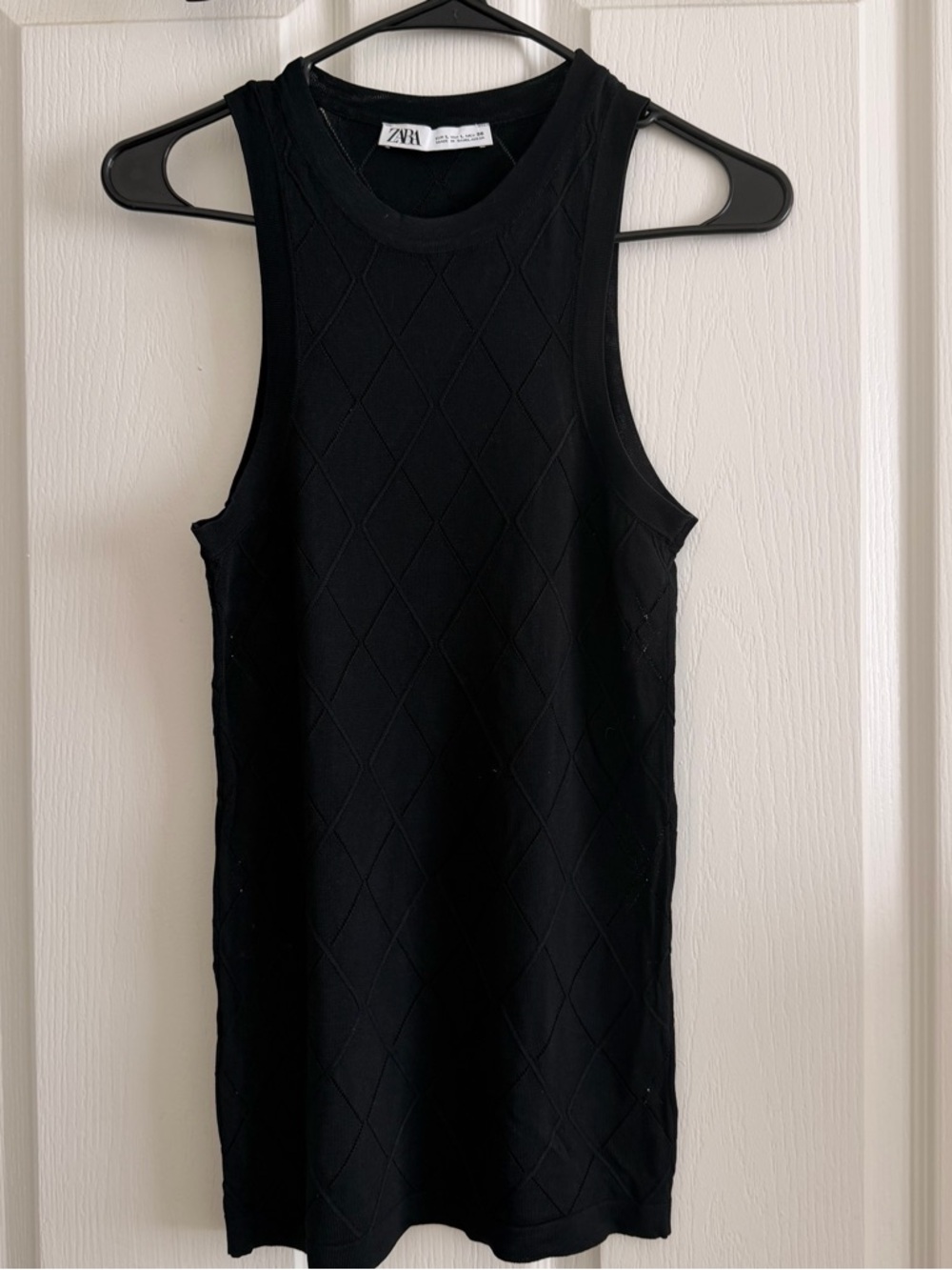 Zara Black Sleeveless Knit Top
